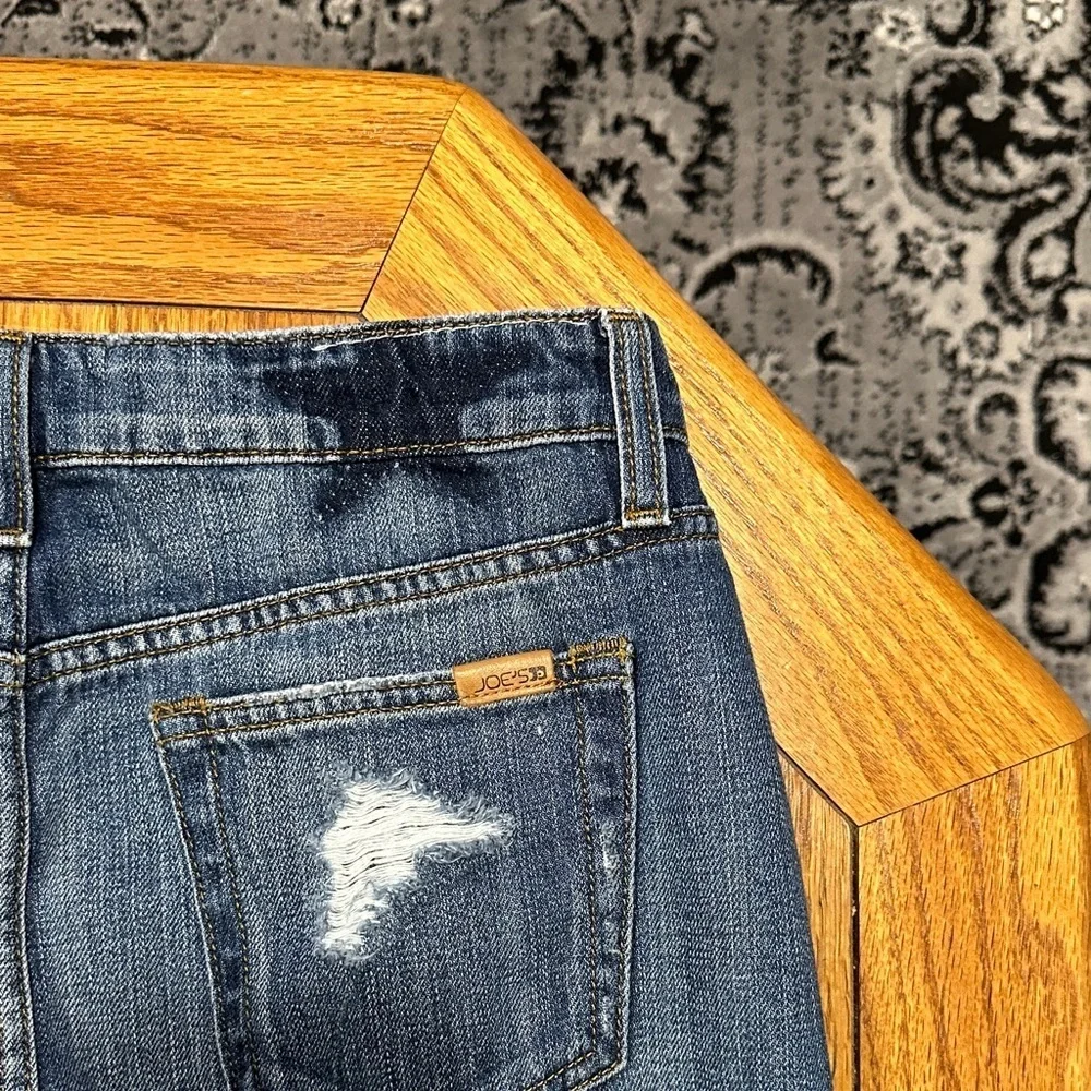 *JOE’S JEANS* Med Wash Kumi Distressed Denim Pencil Skirt Size 29